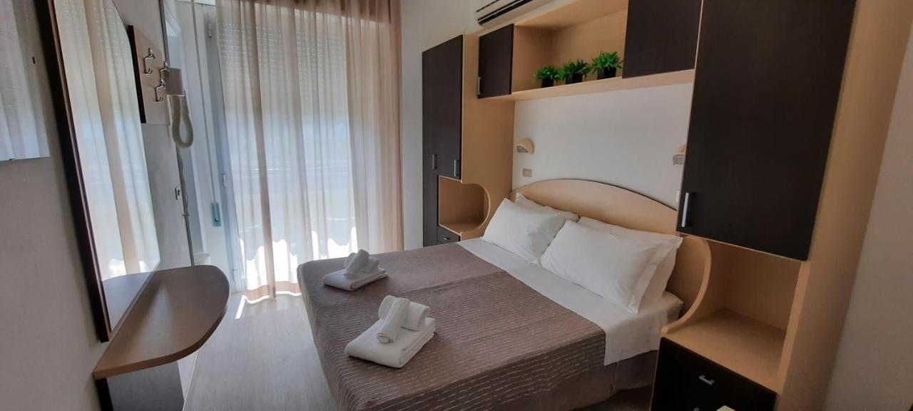 B&B Hotel Serenita 벨레지아아지마리나 외부 사진