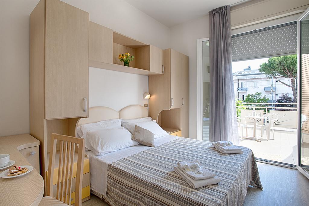 B&B Hotel Serenita 벨레지아아지마리나 외부 사진